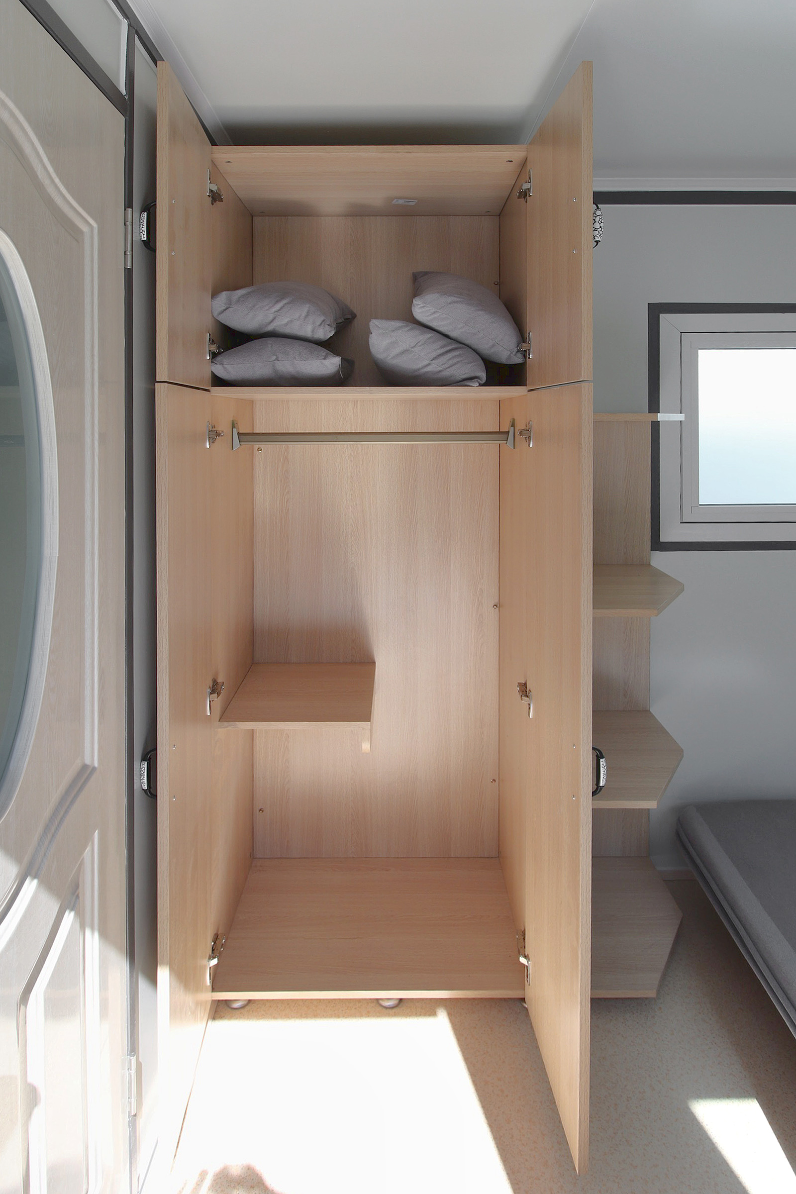 M&B | Modular Housing Pod - Container Systems Australia