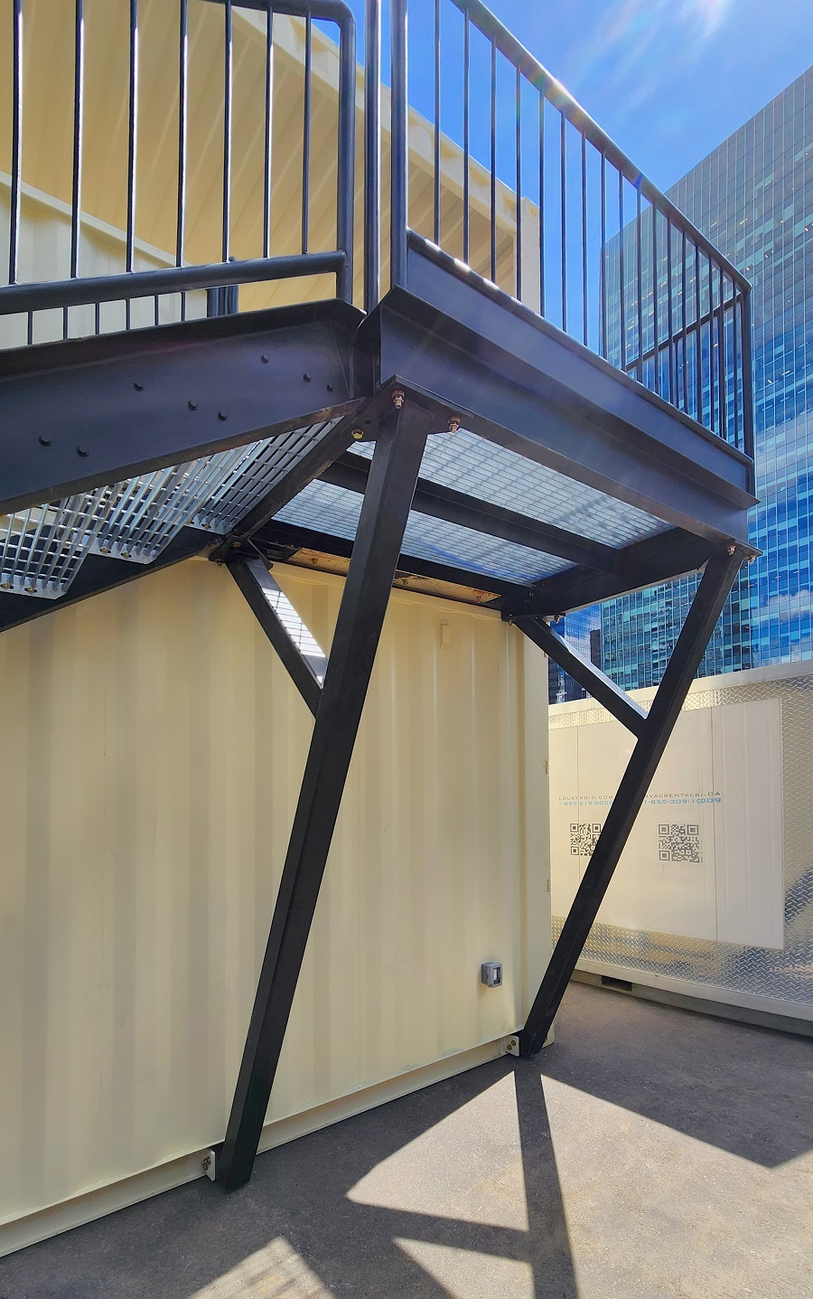 40’HC VIP Area with Patio for the Oilers - Container Systems Australia
